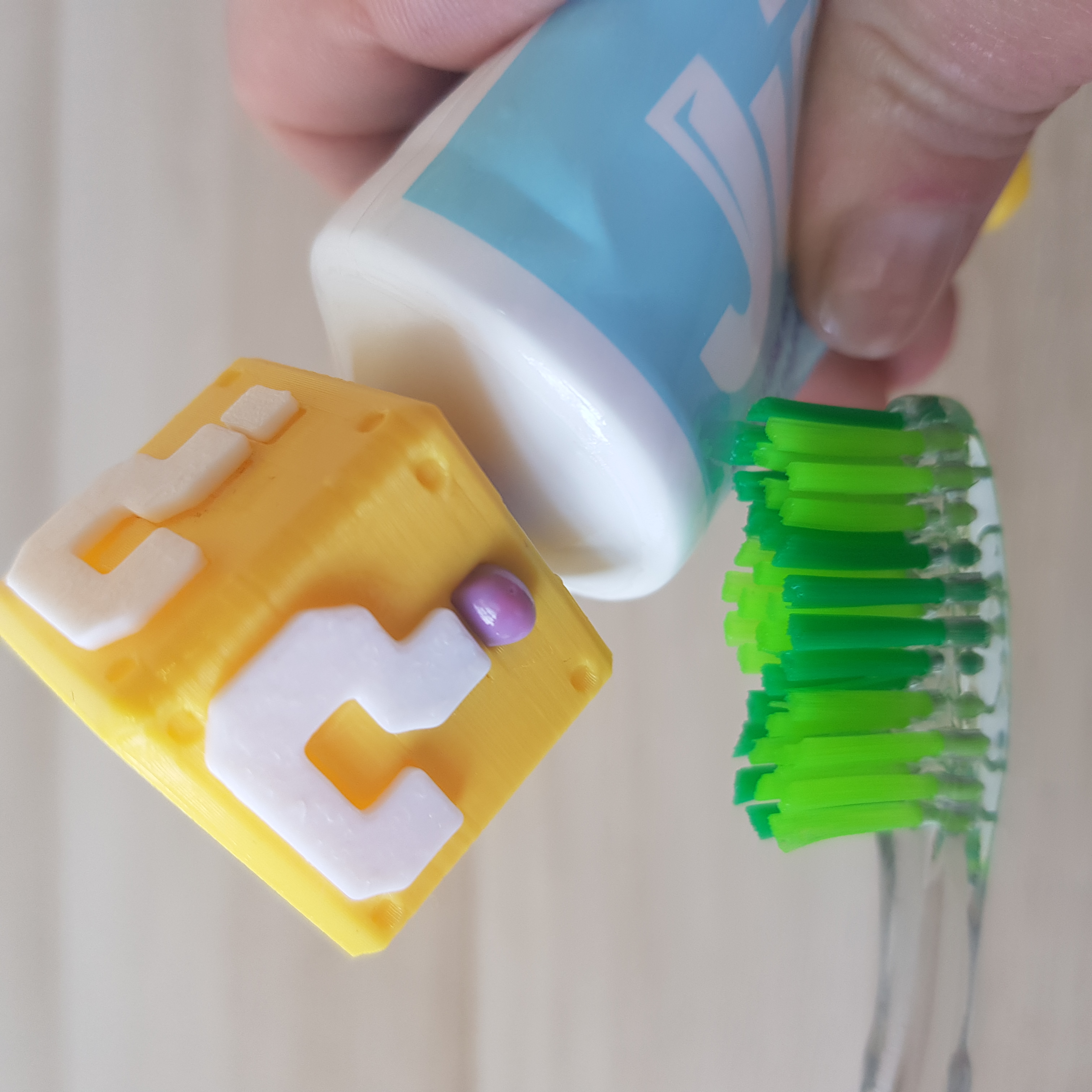 Topo de pasta de dentes Question Box Super Mario Bros