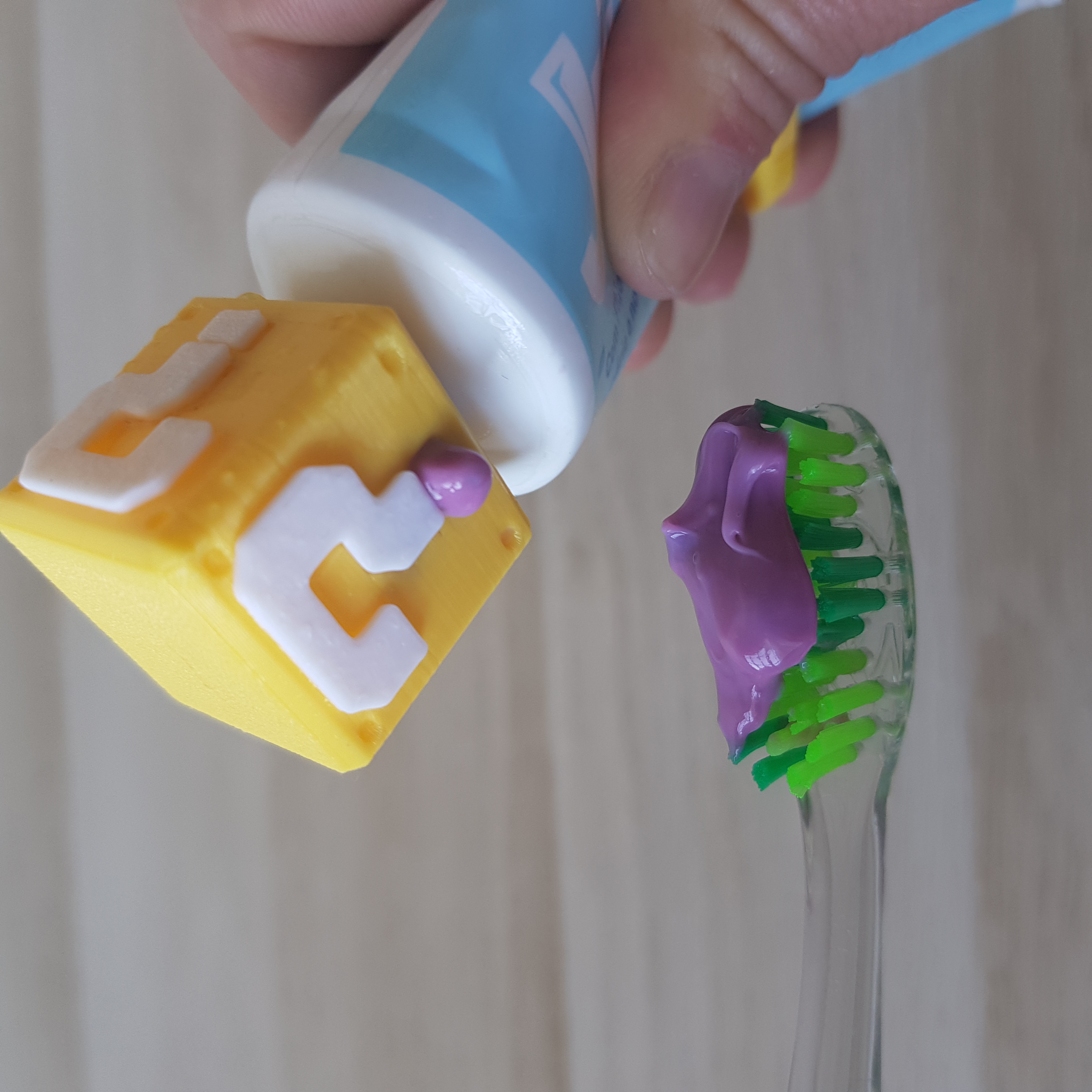 Topo de pasta de dentes Question Box Super Mario Bros