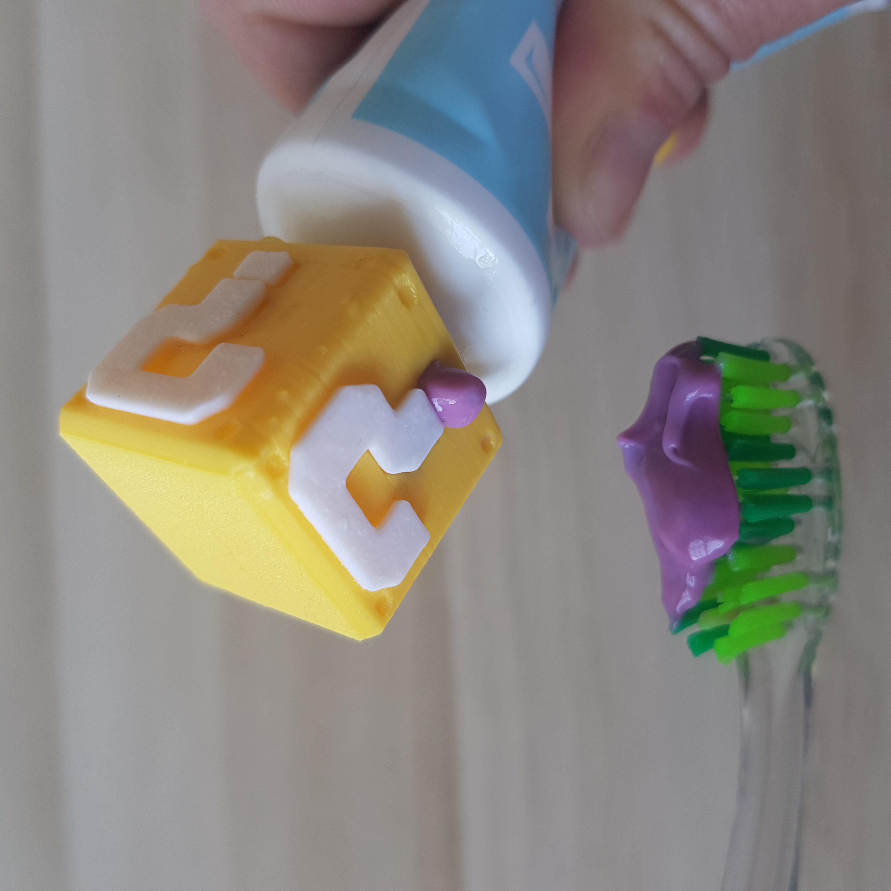 Topo de pasta de dentes Question Box Super Mario Bros