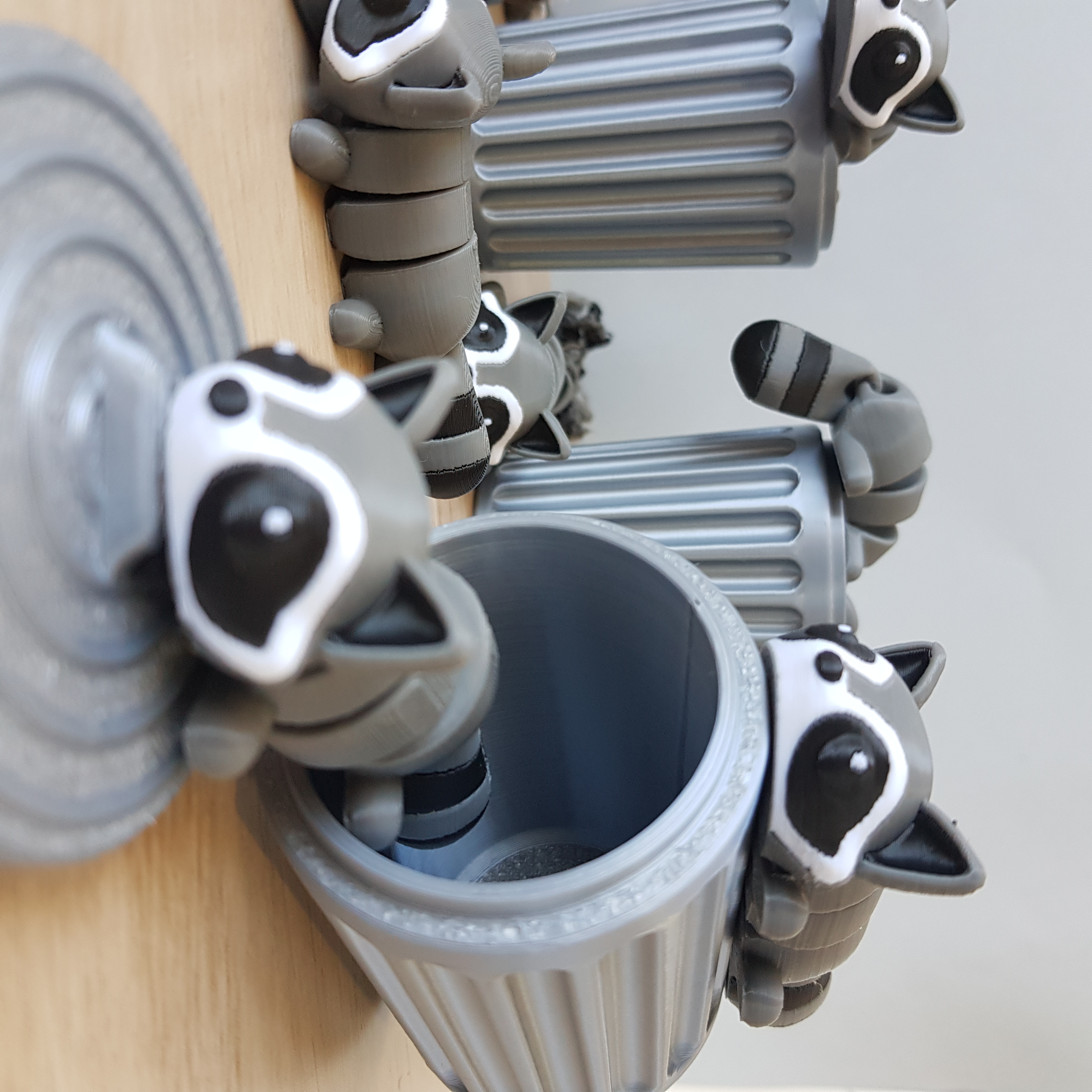 Guaxinim de lixo articulado