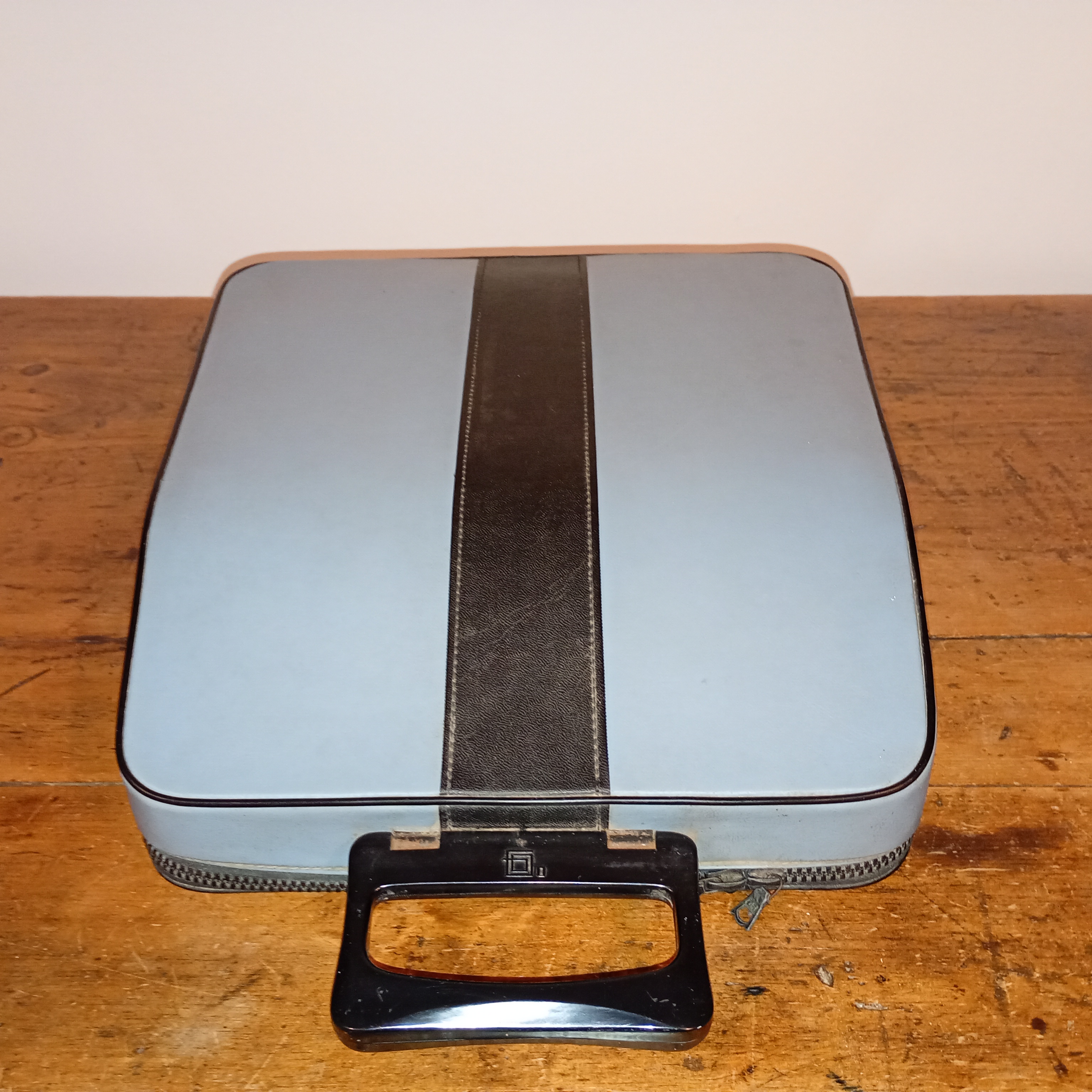 Vintage Olivetti Lettera 32 Typewriter