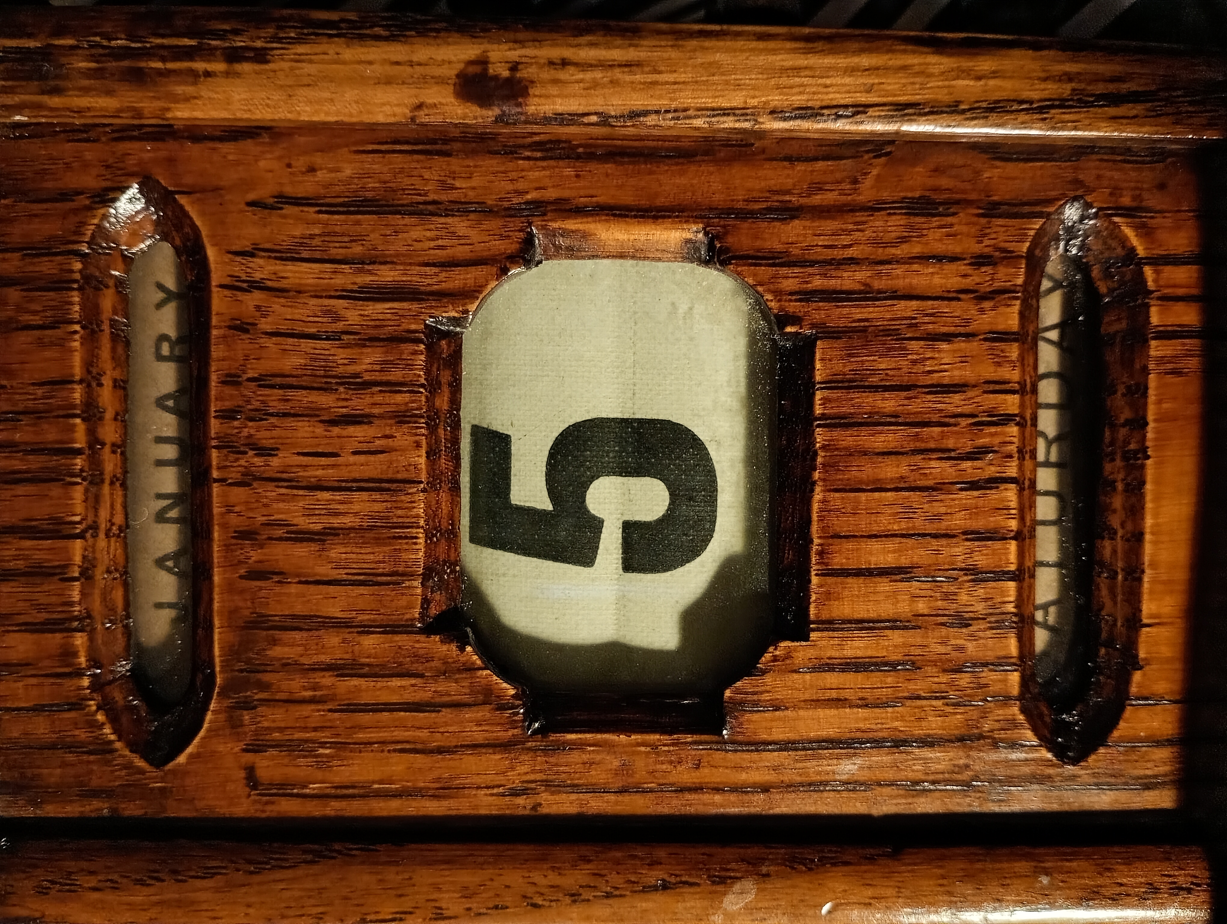 Victorian Oak Perpetual Desk Calendar