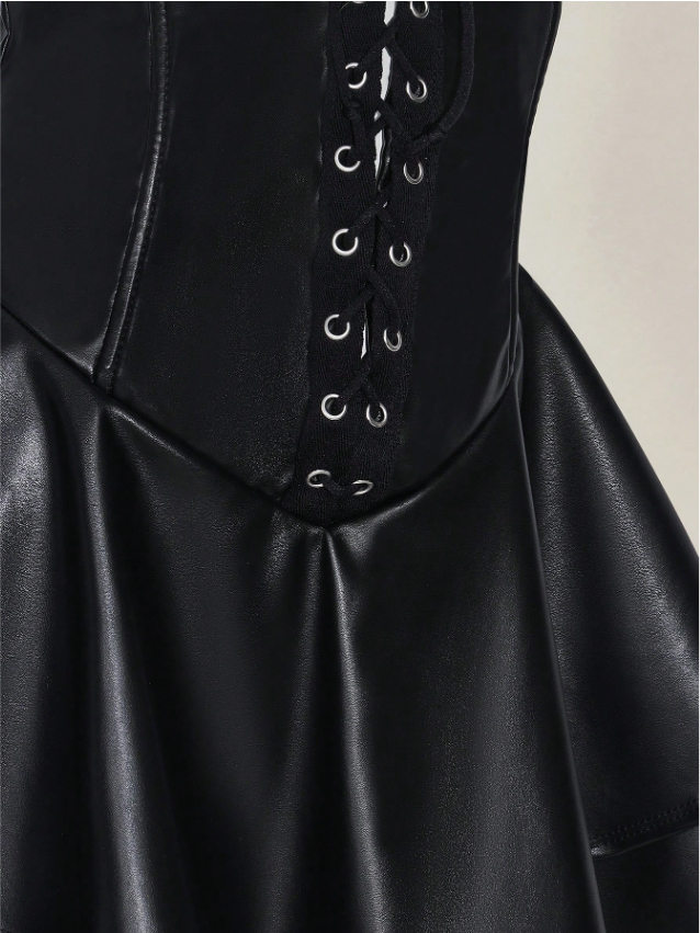 Robe en similicuir noir