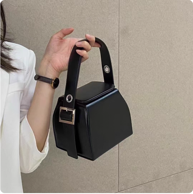 Sac à main noir élégant