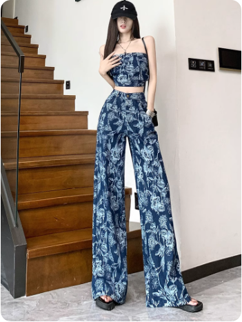 Ensemble deux pièces bleu à motif fleuri