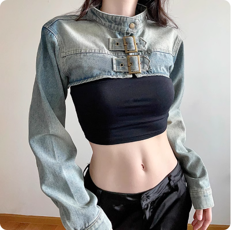 Veste en jean courte à boucles