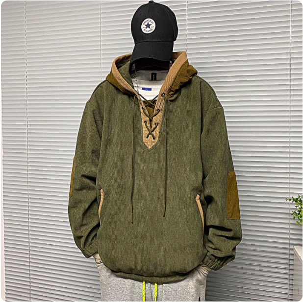 Sweat à capuche vert avec cordon