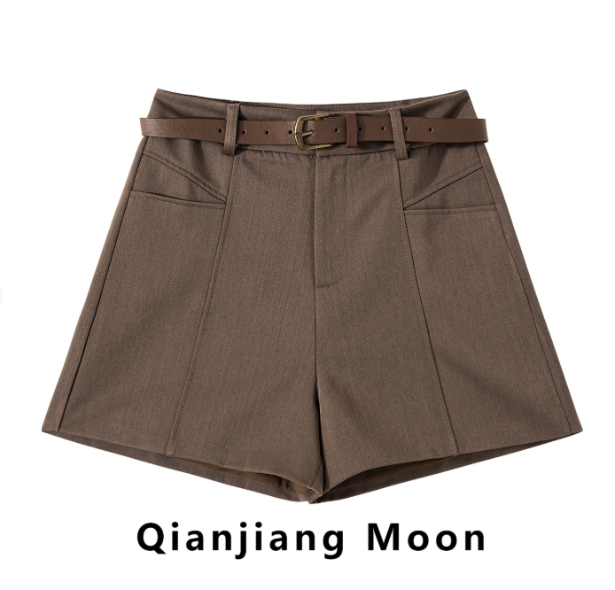 Short marron avec ceinture
