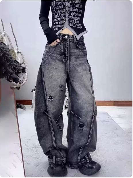 Jean large déchiré