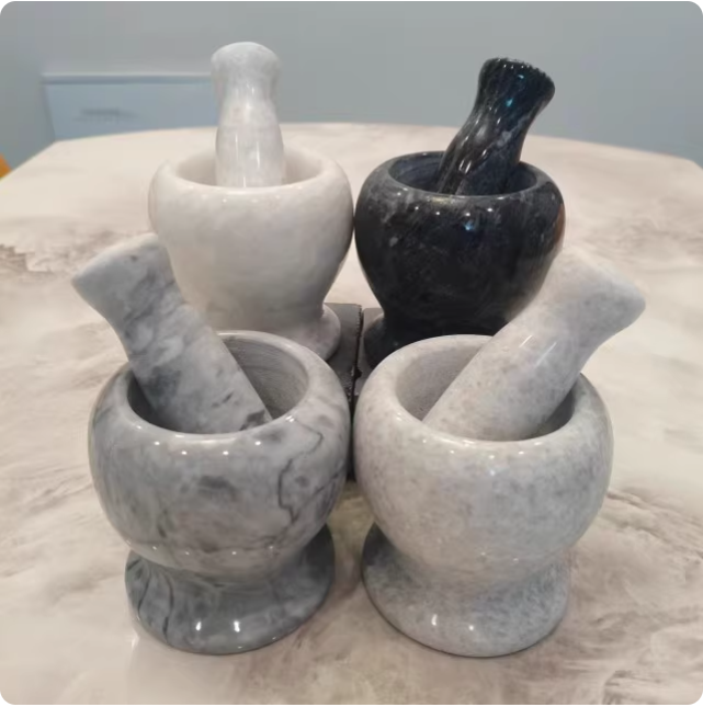Mortier et pilon en marbre