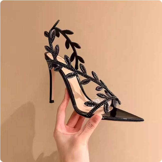 Escarpin à talon haut façon feuille