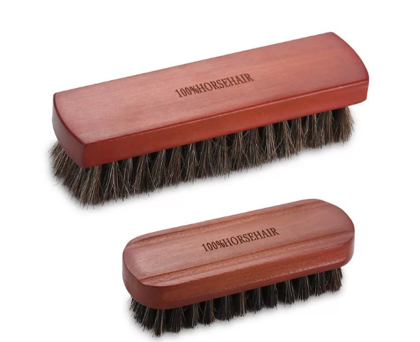 Brosse à chaussures en crin de cheval