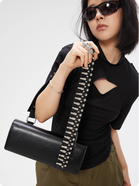 Sac à bandoulière en cuir noir