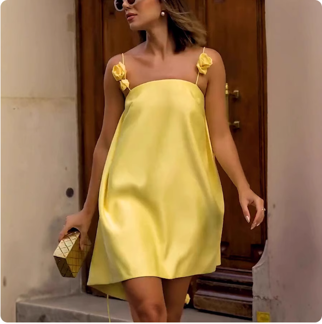 Robe jaune en satin