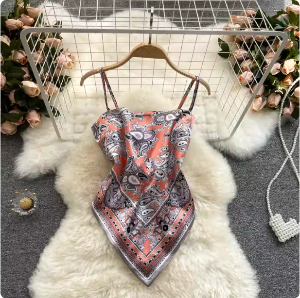 Top à motifs bandana
