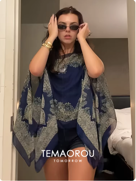 Poncho élégant bleu nuit