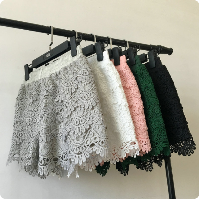 Short en dentelle pour femme