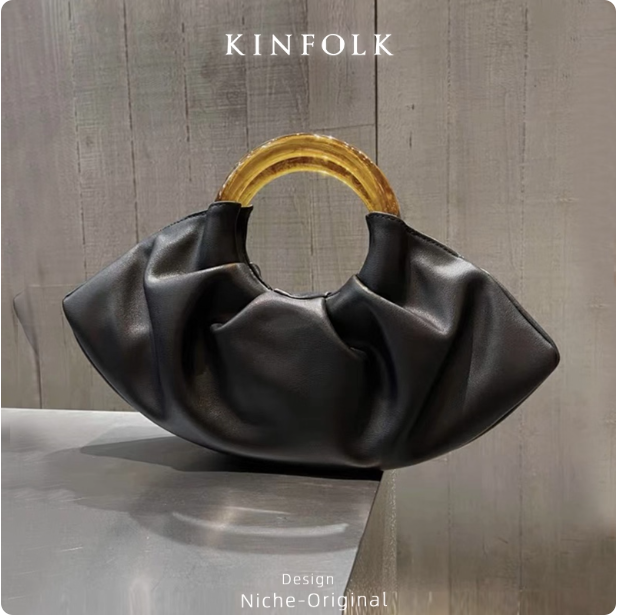 Sac à main en cuir noir