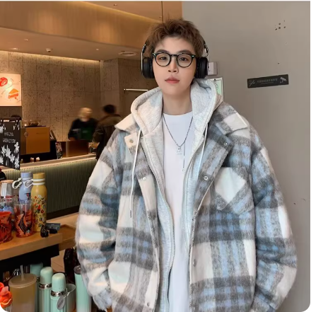 Veste à carreaux grise et blanche