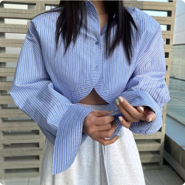Chemise courte à rayures bleues