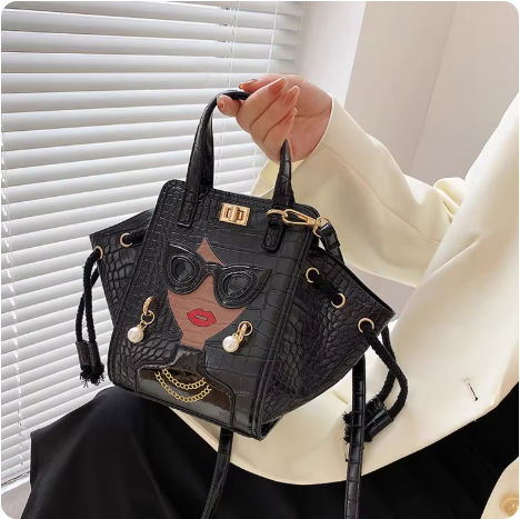 Sac à main en cuir noir