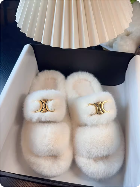 Pantoufles en fourrure luxueuses