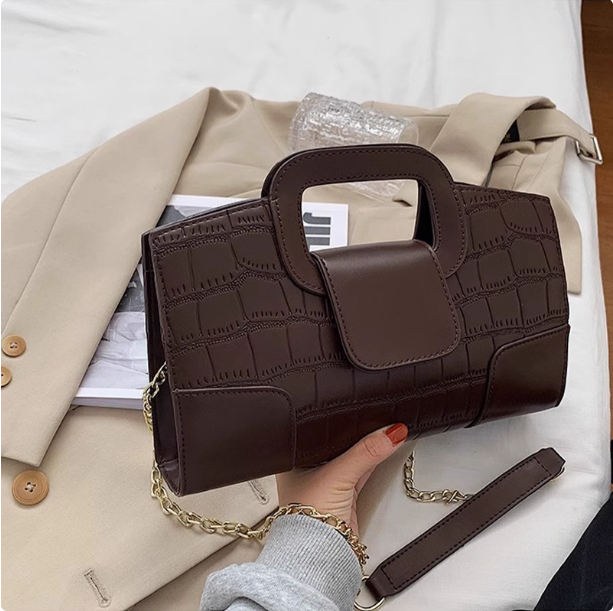 Sac à main en cuir rouge
