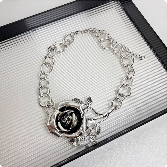 Collier rose doré
