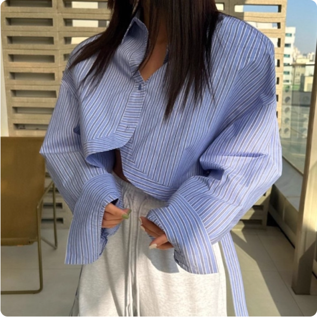 Chemise courte à rayures bleues