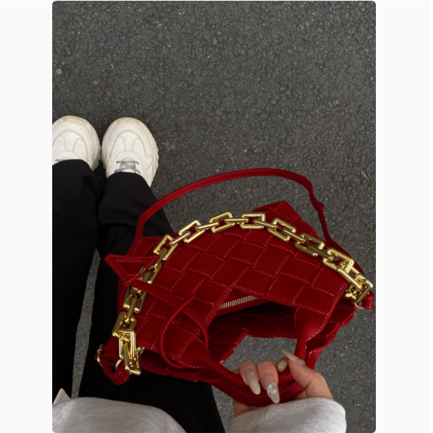Sac à main rouge tressé