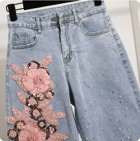Short en jean brodé
