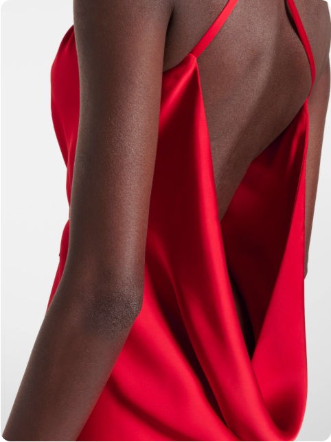 Robe longue rouge asymétrique