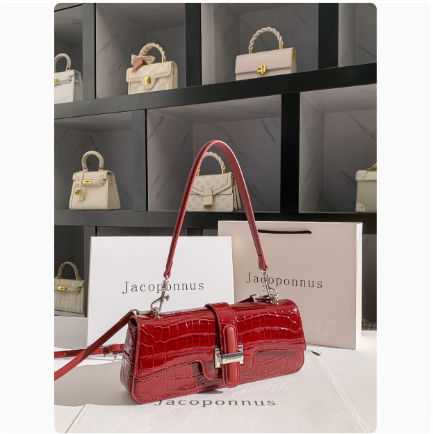 Sac à main en cuir verni rouge