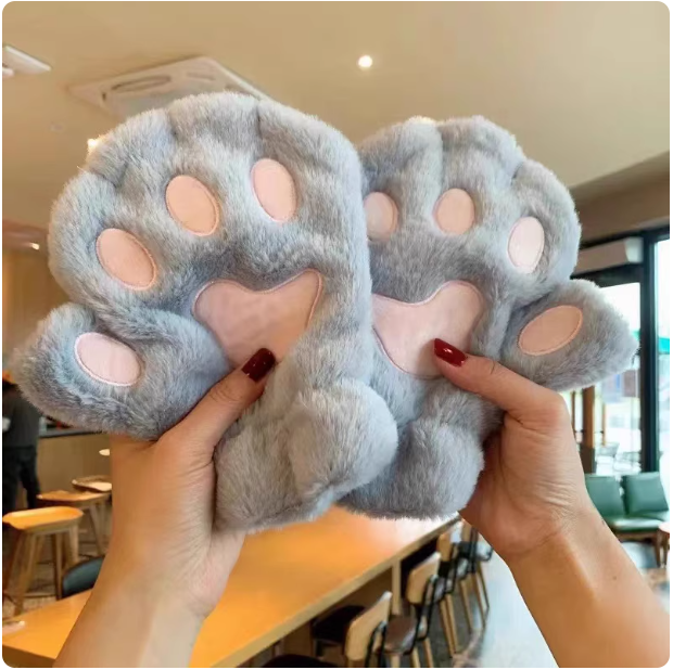 Moufles patte de chat en peluche