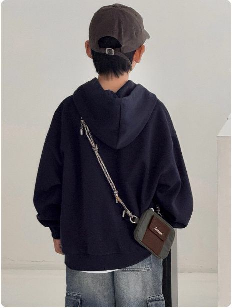 Sweat à capuche noir pour enfant