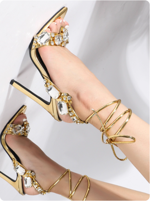 Sandales à talons hauts dorées