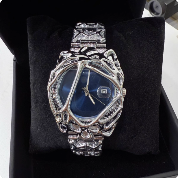 Montre-bracelet argentée
