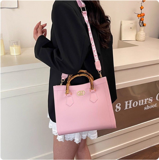 Sac à main noir élégant
