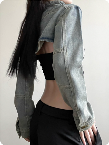 Veste en jean courte à boucles