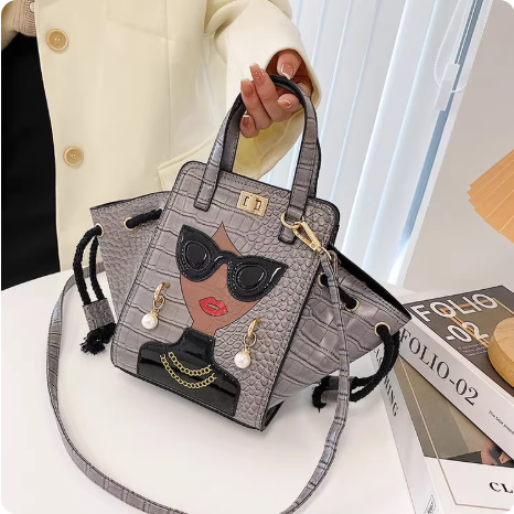 Sac à main en cuir noir