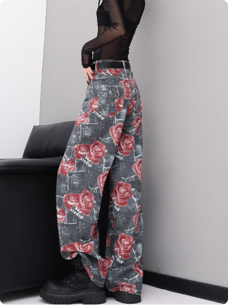 Pantalon à motifs de roses