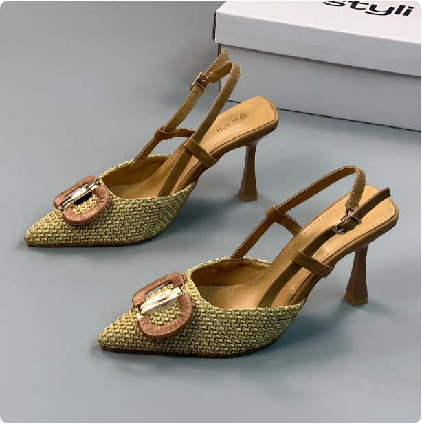 Chaussures à talons tressées