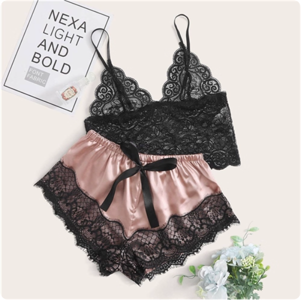 Pyjama deux pièces en satin rouge