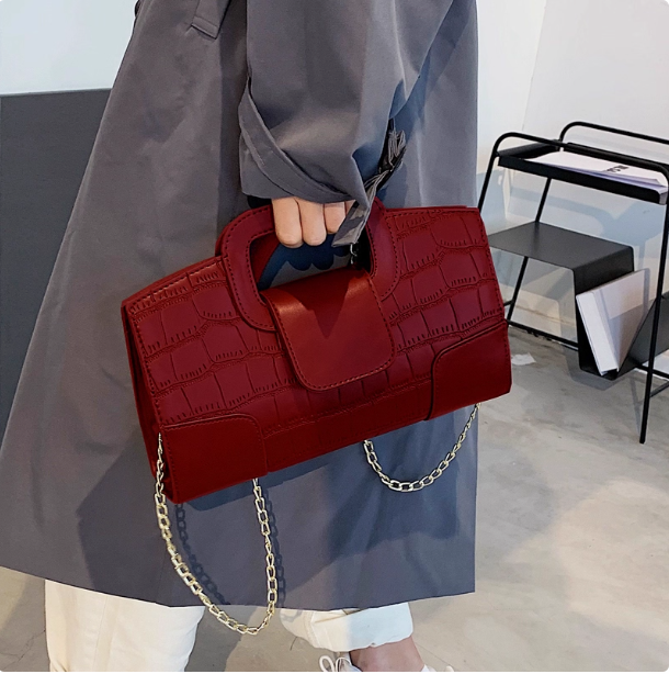 Sac à main en cuir rouge