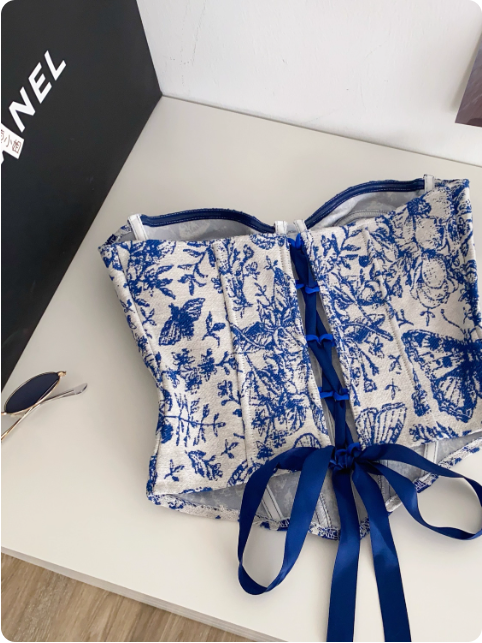 Corset bleu et blanc