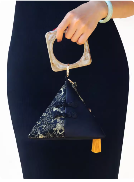 Sac à main pyramidal élégant