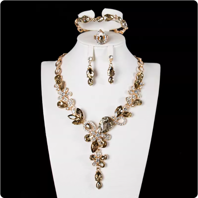 Parure de bijoux en cristal rose