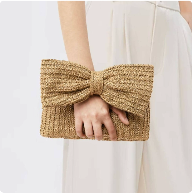 Pochette en raphia