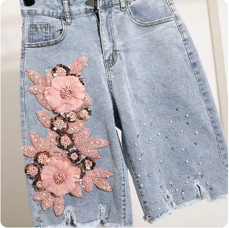 Short en jean brodé