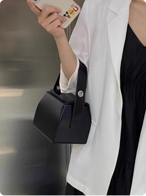 Sac à main noir élégant